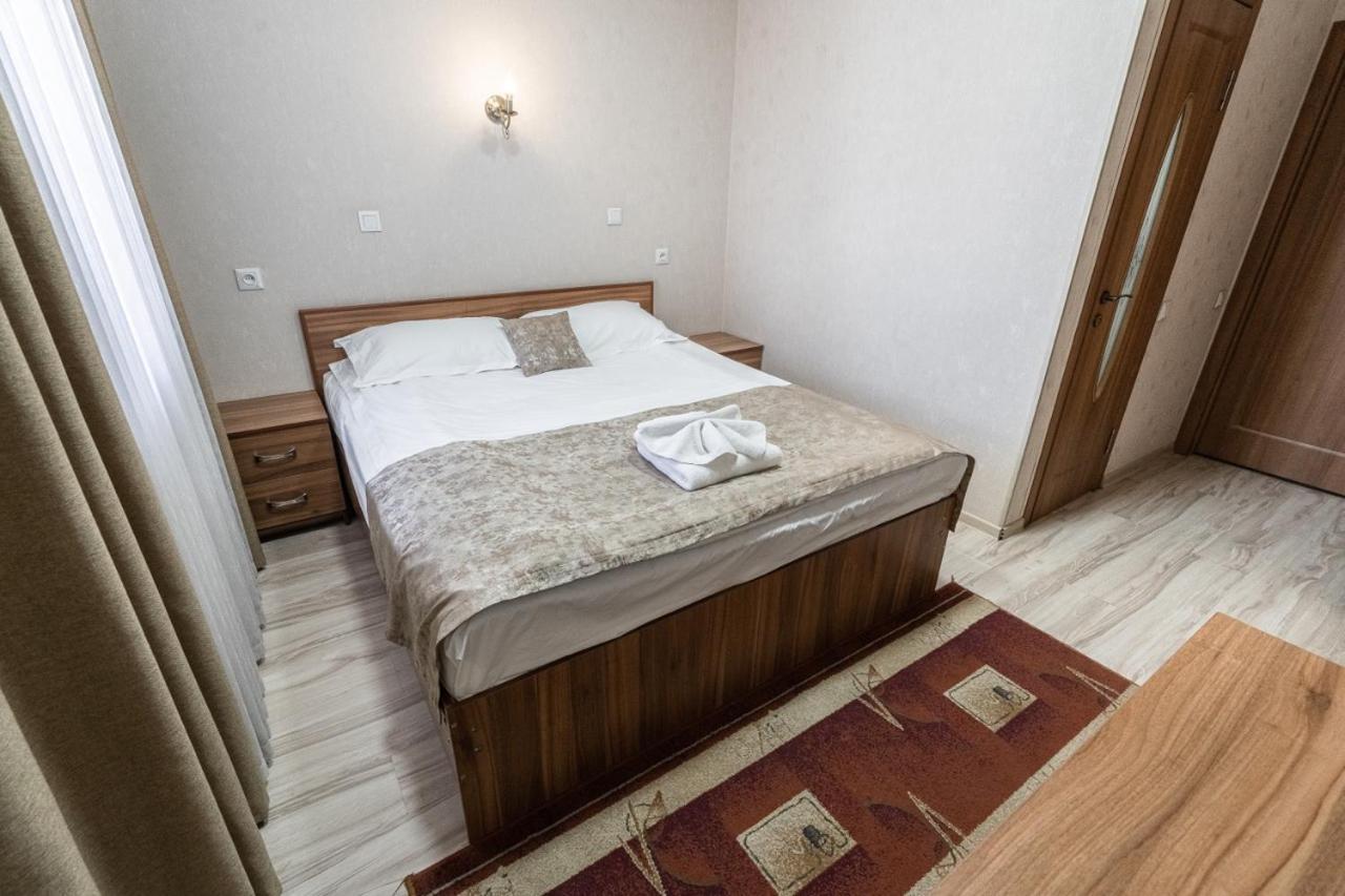 Madanur Hotel Karakol Luaran gambar