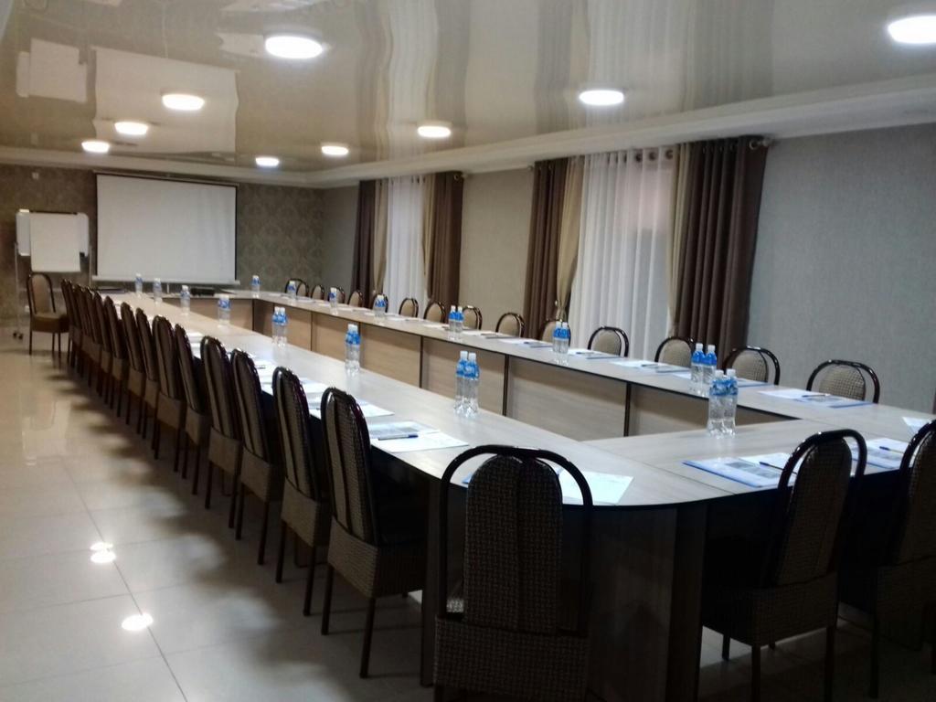 Madanur Hotel Karakol Luaran gambar