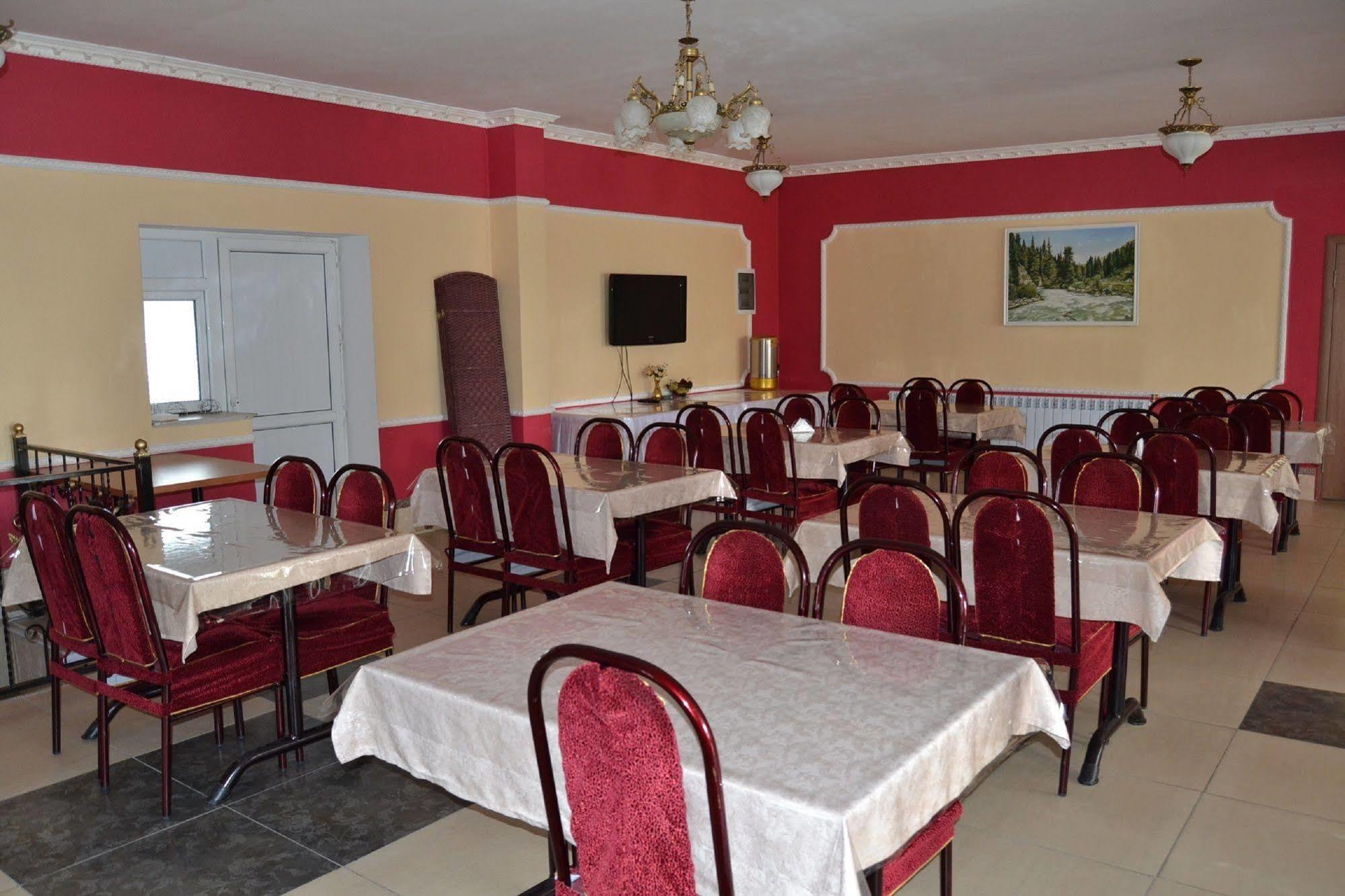 Madanur Hotel Karakol Luaran gambar