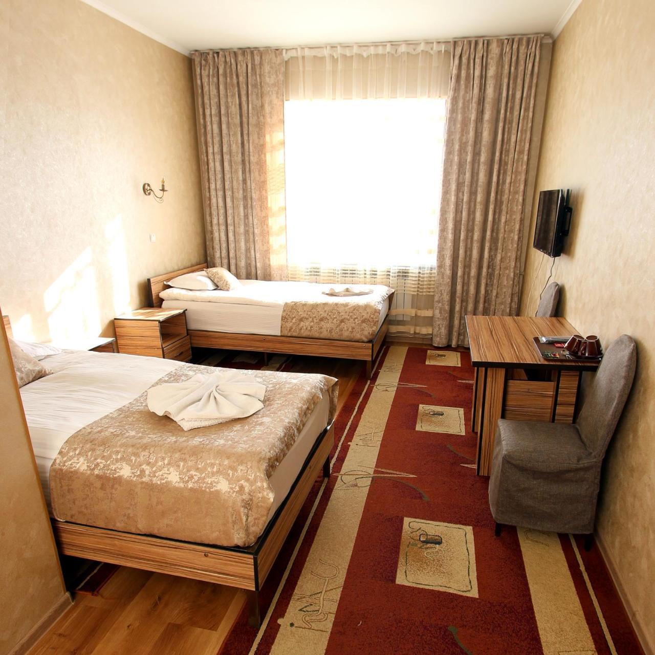 Madanur Hotel Karakol Luaran gambar